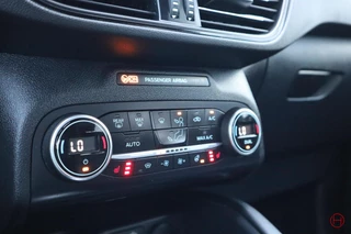 Ford Kuga Ford Kuga 2.5 PHEV ST-Line / Trekhaak / Camera / Stoel+stuur+ruit verwarmd / 1e eigenaar - afbeelding nr 40