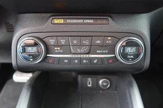Ford Focus Ford Focus 1.0 EcoBoost AUTOMAAT ST-Line Business NAVI, Camera, Winterpakket, Full Led - afbeelding nr 10