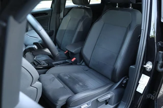 Volkswagen T-Roc Volkswagen T-Roc 1.5 TSI / 3x R-Line / Black Style / 150PK / DSG / Navi / Camera / VC / Trekhaak / 18