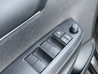 Toyota Yaris Toyota Yaris 1.5 Hybrid Dynamic - afbeelding nr 17