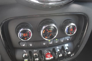 MINI Clubman MINI Clubman Mini 2.0 Cooper S Chili Serious Business / Leder / 19'' / Navigatie / Keyless / Getint glas / Parkeerhulp V+A / Stoelverwarming / DAB / Cruise Control - afbeelding nr 27
