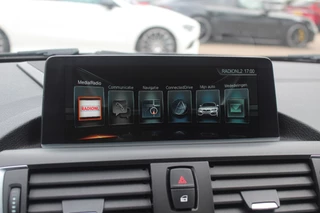 BMW 2 Serie BMW 2 Serie Cabrio M240i xDrive High Exe. M Sport / Camera / Leder / Harman Kardon / 18'' / Keyless / Navigatie / Stuurverwarming / DAB / Windscherm / Stoelverwarming / Cruise Control - afbeelding nr 22
