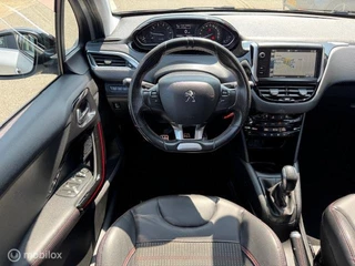 Peugeot 208 Peugeot 208 110pk 1.2 GT-line , 5 deurs Navigatie en Camera achter , Parkeerhulp achter ,  Ramen & spiegels eclectisch ,  Sport Velgen , Rode GT Line accenten , Chrome uitlaat sierstuk - afbeelding nr 17