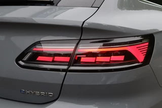 Volkswagen Arteon Volkswagen Arteon Shooting Brake 1.4 TSI eHybrid R-Line Pano/IQ.Light/Navi Pro/Keyless/Elek. lederen R Sportstoelen/DCC/ACC/Camera/Virtual Cockpit/Trekhaak wegkl. - afbeelding nr 44