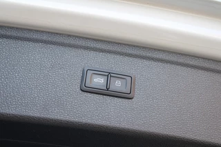 Audi Q5 Audi Q5 55 TFSI e Quattro Edition one | Pano | Camera | B&O | S-Line | Launch pakket onder andere voorzien van Panorama dak, sfeerverlichting, achteruitrijcamera, Bang & Olufsen, ACC, stuurverwarming, stoelverwarming, lane assist & keyless - afbeelding nr 20