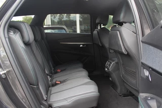 Peugeot 5008 Peugeot 5008 1.2 Hybrid Allure Pack Business 7p. / Camera / Half leder / Navigatie / 18'' / Keyless / Dodehoek / Stoelverwarming / Cruise Control - afbeelding nr 12