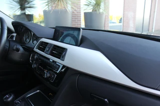 BMW 3 Serie ➡️ BMW 3-serie 320i F30 Centennial High Executive Sedan Facelift | 184 pk | NL auto | 2e eigenaar | 4 cilinder | LED | Leer | Navi | Camera | Sporstuur | Cruise control | Climate control - afbeelding nr 41
