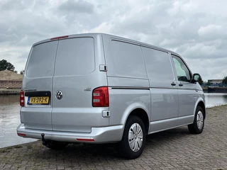 Volkswagen Transporter Volkswagen Transporter 2.0 TDI 102pk L1H1 Highline Trekhaak/Navi/Cruise/Bluetooth/Parkeersensoren - afbeelding nr 30