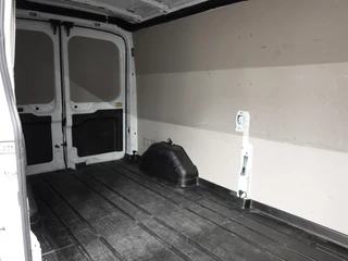 Ford Transit Ford Transit 310 105PK L3H2 Trend Navigatie Airco Parkeersensoren Bluetooth 3Zits Trekhaak Camera - afbeelding nr 8