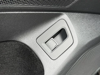 Volkswagen Passat Volkswagen Passat Variant 1.5 TSI Automaat/Trekhaak/Climate control/Stoelverwarming/150PK Keyless entry - afbeelding nr 38