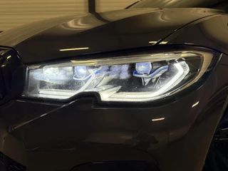 BMW 3 Serie BMW 3 Serie Touring 330e M-Sport DRAVITGRAU PANO/LASER/HEAD-UP/ADAPTIVE M-ONDERSTEL/KEYLESS/19