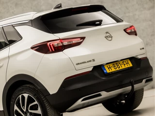 Opel Grandland X Opel Grandland X 1.2 Turbo Business Executive (APPLE CARPLAY, GROOT NAVI, CLIMATE, LEDER, TREKHAAK, SPORTSTOELEN, GETINT GLAS, ELEK ACHTERKLEP, LANE ASSIST, NIEUWE APK, NIEUWSTAAT) - afbeelding nr 11