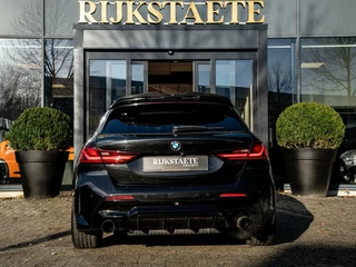 BMW 1 Serie BMW 1-serie M135i xDrive High Executive|PANO|MAXTON|19'' - afbeelding nr 9