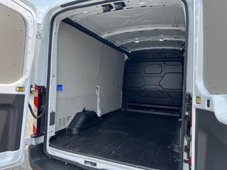 Ford E-Transit Ford E-Transit 350 L2H2 Trend 68 kWh 184pk | ZUID | Pro Power on board | Navigatie | Adaptieve Cruise |  Digitale binnenspiegel | Laadruimtebescherming | Reservewiel | H7 batterij | LED laadruimteverlichting - afbeelding nr 10