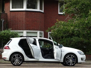Volkswagen Golf Volkswagen Golf TSI GTE 204PK DSG / RNS / R-line / LED *NAP* - afbeelding nr 4