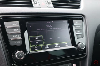 Škoda Octavia Skoda Octavia Combi 2.0 TSI RS DSG 220 PK / 1e eig / Stoelverwarming / Cruise / Xenon - afbeelding nr 38