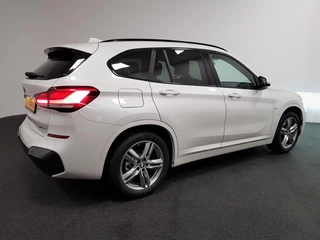 BMW X1 BMW X1 sDrive18i Steptronic M-Sport Executive | Lederen Bekleding | Navigatie | Climate Control | Camera | Parkeer Sensoren - afbeelding nr 3