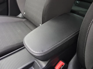 Škoda Octavia Škoda Octavia Combi 1.0 TSI Business Edition TREKHAAK / CARPLAY / SFEERVERLICHTING / NAVI / CLIMA / PDC / BLUETOOTH / CRUISE / NL-AUTO - afbeelding nr 35