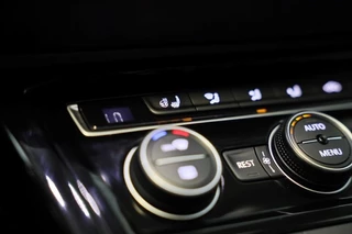 Volkswagen Touran Volkswagen TOURAN 1.5 TSI R Line 7 Persoons / AUT / ACC / Navi / Camera / Open Panoramadak / Led / Pdc / Trekhaak / 17 Inch - afbeelding nr 13