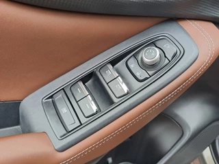 Subaru Forester | Trekhaak | Pano | All-seasons | Leder | LMV 18