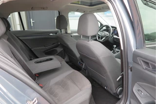Volkswagen Golf Volkswagen Golf 1.5 TSI 96kw 130pk Style , Panorama dak , Led, Virtual cockpit ,Trekhaak uitklapbaar, PDC, Navigatie via Carplay , DAB+ , Stoelverwarming,Alcantara bekleding, etc. - afbeelding nr 34