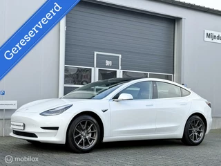 Tesla Model 3 - 130648589-0