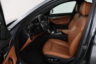 BMW 5 Serie BMW 5-serie 520i High Executive | Leder | 360 camera |  Stoelverwarming | DAB | Navigatie | Full LED | Sfeerverlichting | Parkeerhulp | Climate control | Cruise control - afbeelding nr 5