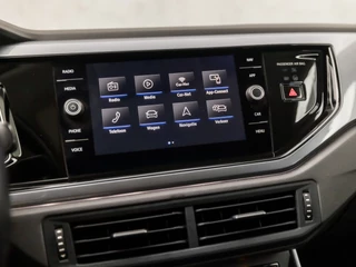 Volkswagen Polo Volkswagen Polo 1.0 TSI R-Line Sport (SCHUIFDAK, VIRTUAL COCKPIT, APPLE CARPLAY, GROOT NAVI, CLIMATE, SPORTSTOELEN, LED KOPLAMPEN, PARKEERSENSOREN, GETINT GLAS, NIEUWE APK, NIEUWSTAAT) - afbeelding nr 24