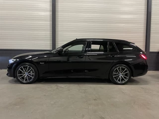 BMW 3 Serie PANO/HEAD-UP/ACC/LEER-SPORT/SFEER/CAMERA/KEYLESS/SHADOW-LINE/18