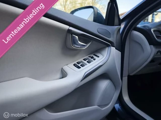 Volvo V40 Volvo V40 2.0 T2 / Dealer onderhouden / Zeer Netjes ! - afbeelding nr 12