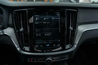 Volvo V60 Volvo V60 2.0 T6 340PK AWD R-Design Head Up|360|Pano|Bomvol! - afbeelding nr 37