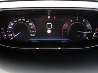 Peugeot 3008 Peugeot 3008 1.2 PureTech Allure Climate control Adaptive cruise control Achteruitrijd camera Parkeersensoren Verwarmde voorstoelen LED Navigatie Apple Carplay/ Android Auto - afbeelding nr 31