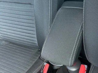Renault Clio Renault Clio TCe 90 Limited Navi Airco Bluetooth Cruise - afbeelding nr 37