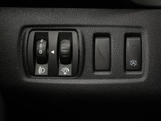 Renault Clio Renault Clio Estate 0.9 TCe Bose Sport (NAVI,LED,CLIMATE,SPORTSTOELEN,TREKHAAK,CRUISE,GETINT,18 INCH,PDC,NETTESTAAT) - afbeelding nr 9