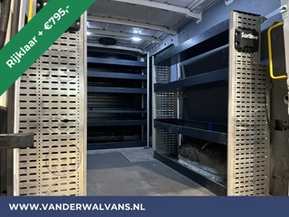 Volkswagen Crafter Volkswagen Crafter 2.0 TDI 141pk L3H2 L2H1 inrichting Euro6 *Rijklaar Direct Rijden* Airco | Camera | Apple Carplay | Android Auto Parkeersensoren, Bijrijdersbank, 3000kg trekvermogen - afbeelding nr 2