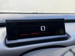 Citroën C4 Cactus Citroen C4 Cactus 1.2 PureTech Shine 110pk Navigatiesysteem | Climate control | Cruise control | Multifunctioneel stuurwiel | Trekhaak | Isofix | Getint glas | Inparkeerhulp | Parkeersensoren voor en achter | Achteruitrijcamera - afbeelding nr 5