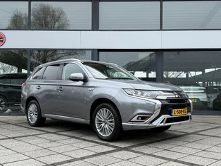 Mitsubishi Outlander Mitsubishi Outlander 2.4 PHEV Intense+ | Panorama | Apple Carplay | Trekhaak | - afbeelding nr 2