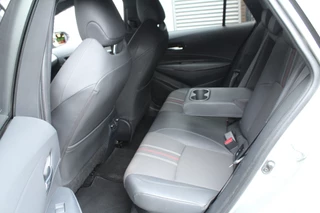 Toyota Corolla Touring Sports Toyota Corolla Touring Sports 2.0 Hybrid 184pk GR-Sport NL-Auto NAP 10 Jaar Garantie Clima Cruise  Carplay Camera Keyless 17