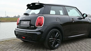 MINI Cooper MINI Cooper 1.5 | JCW Pakket | Stoelverwarming | NAP | LED | - afbeelding nr 4