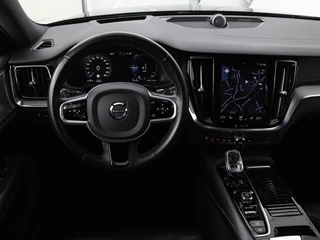 Volvo V60 Volvo V60 2.0 T8 Recharge AWD Inscription | Panoramadak | Bowers & Wilkins | Head-Up | Massage | Ventilatie | Trekhaak | 360 Camera | Leder | Carplay | Achterbankverwarming | Navigatie | PHEV - afbeelding nr 3