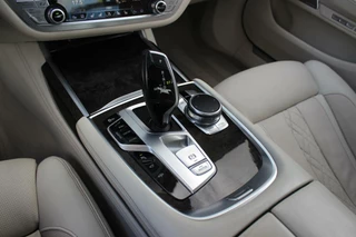 BMW 7 Serie ➡️ BMW 7-serie 750Li G12 xDrive High Executive | Origineel | Laser | Camera360 | Massage | Head-up | Bowers&Willikins | DAB | 449 pk | 20 inch | Softclose | - afbeelding nr 36