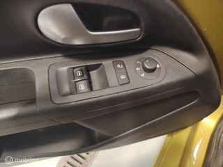 Volkswagen up! Volkswagen Up! 1.0 BMT high up! Automaat Cruisecontrol Airco - afbeelding nr 9