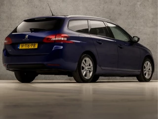 Peugeot 308 Peugeot 308 SW 1.2 PureTech Sport (PANORAMADAK, APPLE CARPLAY, GROOT NAVI, PARKEERSENSOREN, SPORTSTOELEN, GETINT GLAS, CRUISE, LANE ASSIST, NIEUWE APK, NIEUWSTAAT) - afbeelding nr 5