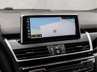 BMW 2 Serie Automaat (GROOT NAVI, M PAKKET, HEAD-UP DISPLAY, LEDER, SFEERVERLICHTING, GETINT GLAS, SPORTSTOELEN, DIGITAL COCKPIT, CRUISE, NIEUWE APK, NIEUWSTAAT) - afbeelding nr 8