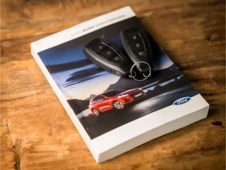Ford Kuga Ford Kuga 2.5 PHEV Titanium 225Pk Automaat (APPLE CARPLAY, GROOT NAVI, STUUR/STOELVERWARMING, ADAPTIVE CRUISE, CAMERA, KEYLESS, TREKHAAK, STOELVERWARMING ACHTER, ELEK ACHTERKLEP, NIEUWSTAAT) - afbeelding nr 20