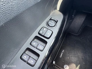 Kia Picanto Kia Picanto 1.0 67pk Automaat  Stoel en Stuur verwarming ,  Navigatie / Apple carplay  / Android auto , Achteruit camera , Bluetooth , Priveglas , Chrome handgrepen , Sport Velgen ,  9.500km !! - afbeelding nr 31