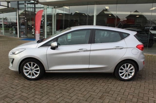 Ford Fiesta Uiterst nette, luxe en zuinige Ford Fiesta. Voalautm. airco, Cruise control, Navigatie, LM wielen, Metallic lak, Parkeersensoren achter, Telefoonvoorb., Lane assist etc. - afbeelding nr 4