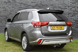 Mitsubishi Outlander Navi/Alcantara-Leder/Camera/Pdc/Standkachel/Trekhaak/Etc.! - afbeelding nr 2
