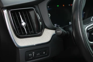 Volvo XC60 Volvo XC60 T6 Recharge AWD Ultimate Bright | Longe Range | Parkeercamera | Panoramadak | Trekhaak | HUD | Leder | Stoelverwarming | Keyless - afbeelding nr 13
