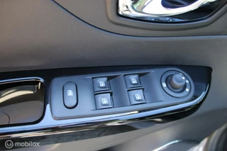 Renault Captur Renault Captur 1.2 TCe Xmod, Automaat, pdc voor en achter, trekhaak, navi, cruise control, achteruitrij camera, stoelverwarming. - afbeelding nr 36